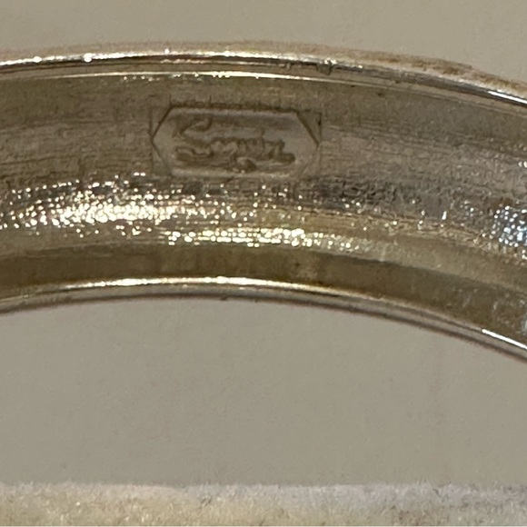 NWT Sequin by Nordstrom Starfish Clamper Bangle Bracelet, silver w/ dark pink - Picture 11 of 11